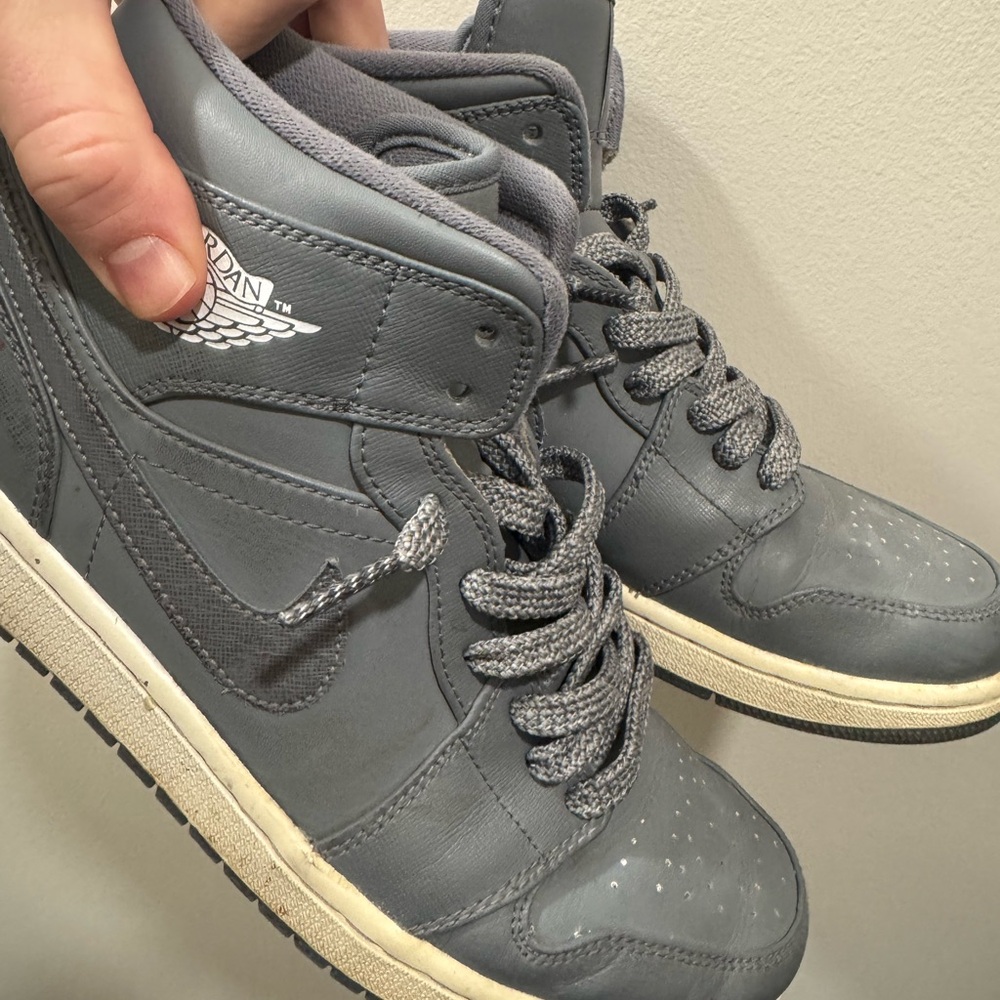 Jordan Athletic Shoes in Gray